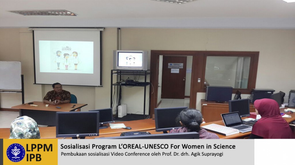Pembukaan sosialisasi Video Conference oleh Prof. Dr. drh