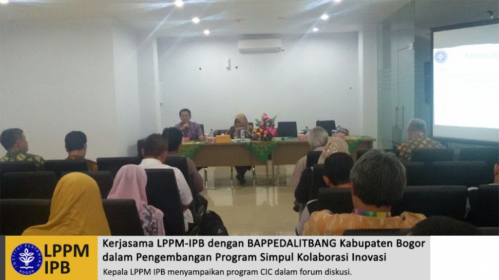 Kepala LPPM IPB menyampaikan program CIC dalam forum diskusi