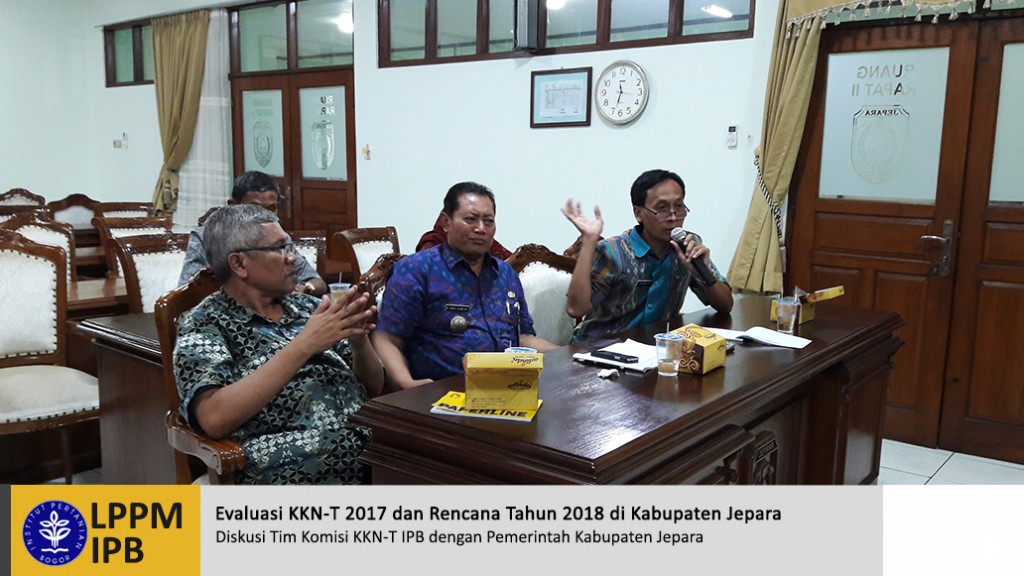 Diskusi-Tim-Komisi-KKN-T-IPB-dengan-Pemerintah-Kabupaten-Jepara