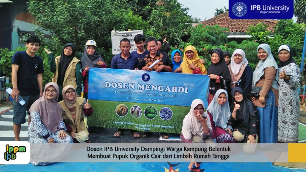 Dosen-IPB-University-Dampingi-Warga-Kampung-Belentuk-Membuat-Pupuk-Organik-Cair-dari-Limbah-Rumah-Tangga